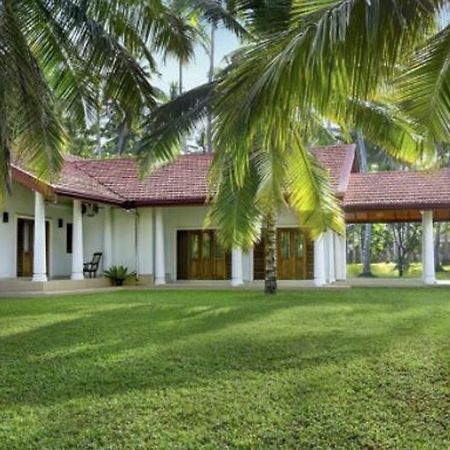 Coco Villa Peach Tree Katunayaka Exteriör bild