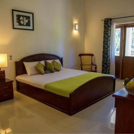 Coco Villa Peach Tree Katunayaka Exteriör bild